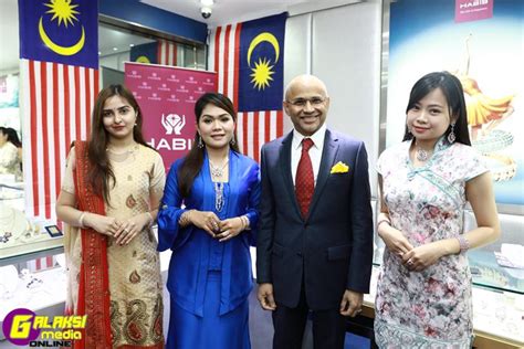 Rakyat seharusnya lebih matang untuk mempertimbangkan isu semasa tanpa melupakan objektif utama. (SEMASA) HABIB MERAYAI WARISAN MALAYSIA DENGAN JUALAN ...