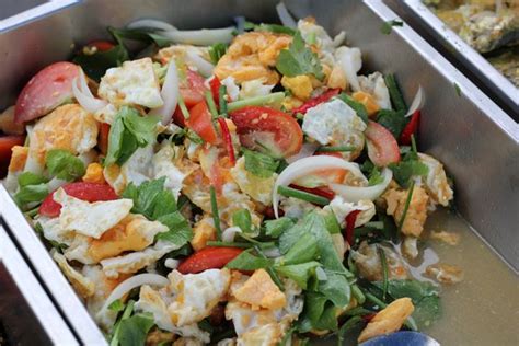 Yam Kai Dao Fried Egg Salad ยำไข่ดาว Best Thai Dishes Papaya Salad