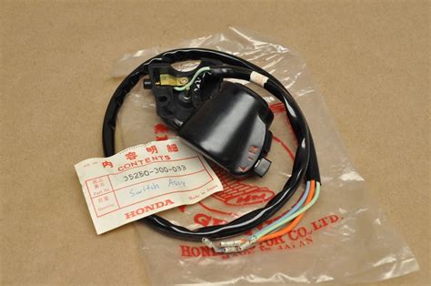 Nos Honda Cb750 Sandcast Left Turn Signal And Horn Switch 35250 300 033