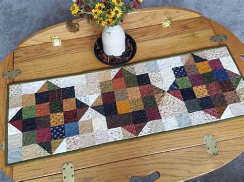 Quilted Table Runner / Quilted Primitive Table Runner / | Etsy | Quilted table runners, Quilted ...