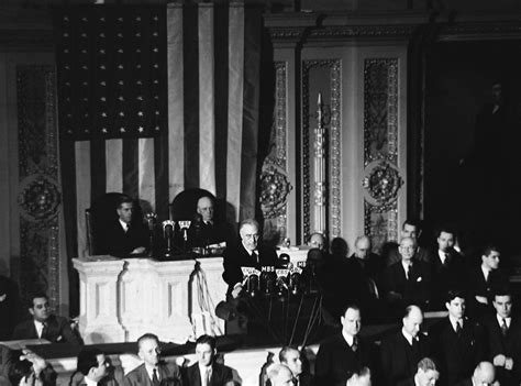 Photo Roosevelt Delivering The Day Of Infamy Speech 8 Dec 1941
