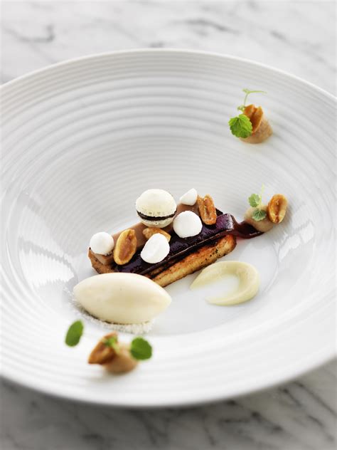 See more ideas about fine dining desserts, desserts, fine dining. White Guide 2011 « Daniel Roos dessertkonditor - Pastry Design