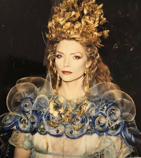 Perioddramasdaily On Instagram “costume Designed By Gabriella Pescucci For Michelle Pfeiffer