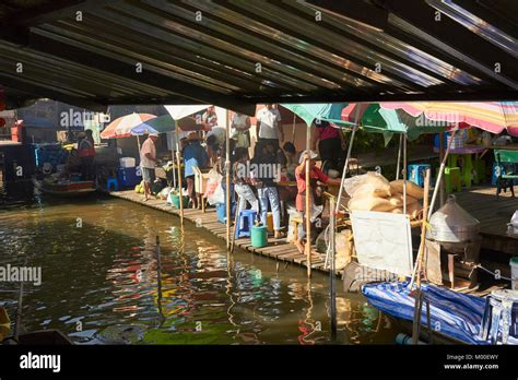 Taling Chan Floating Market Bangkok Thailand Stock Photo Alamy