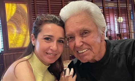 Alberto Vázquez presume fotos de su boda su esposa es 43 años menor
