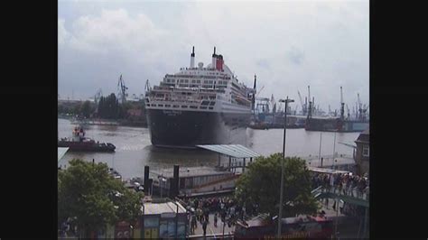 Einfache, schnelle und sichere buchungen mit sofortiger bestätigung hamburg.de durfte die queen mary 2 hautnah erleben und bilder auf und unter deck schießen. Queen Mary 2 Ausdocken 17.06.2016 - YouTube