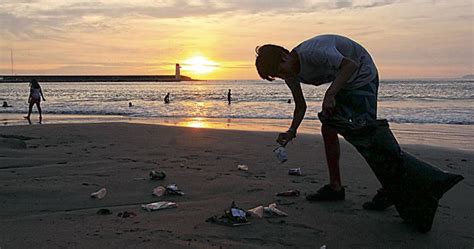 Jóvenes Enseñan A Bañistas A Mantener Limpias Las Playas Y Cuidar Medio Ambiente Noticias
