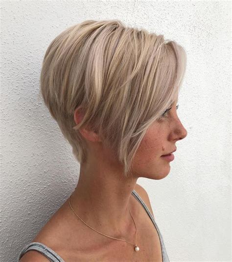 Coupe Courte Cheveux Fins Images And Photos Finder