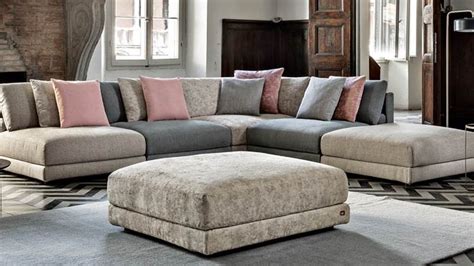La collezione di divani e poltrone dondi salotti è interamente personalizzabile e disponibile su misura, scegli la composizione e il rivestimento. Quali divani scegliere di Poltrone e Sofà?