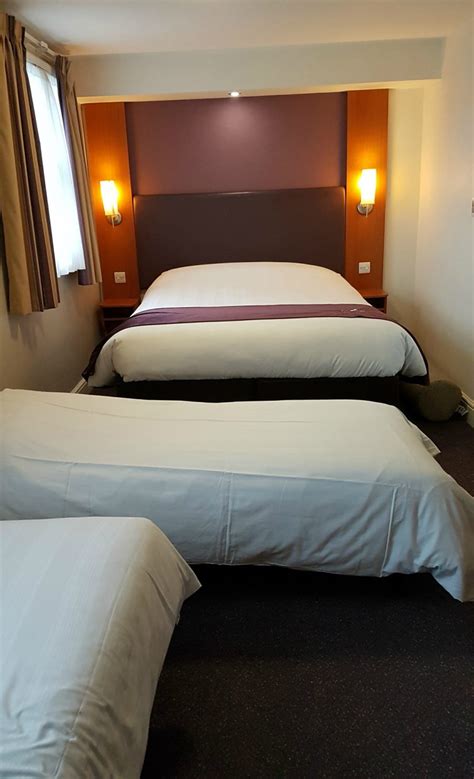A value for money accommodation. HOTEL REVIEW: PREMIER INN KENSINGTON OLYMPIA - Where Jo Goes