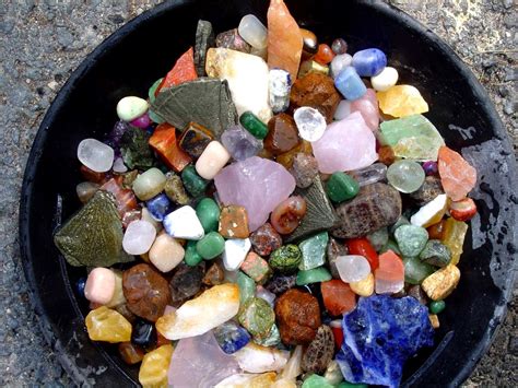 Valuable Rocks In Your Backyard Gem Mineral Identification Treasure