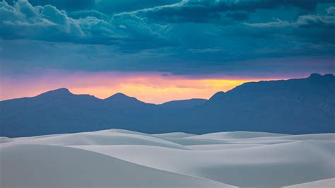 White Sands Wallpaper 4k Mountain Range Cloudy Sky