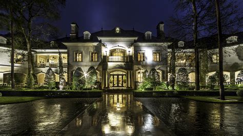 Platinum Luxury Auctions Offers Sprawling Mansion In The Woodlands Tx