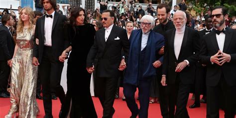 Festival De Cannes 2023 Arrivée Acclamée De Johnny Depp Catherine