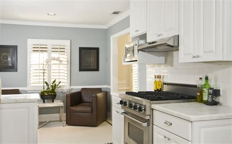 The reason for a 4 instead of a 5: Microwave Nook - Contemporary - kitchen - Jeff Lewis Design