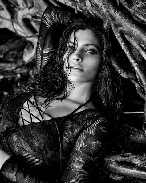 Saiyami Kher’s Scorching Hot Pictures Take A Look Buziness Bytes