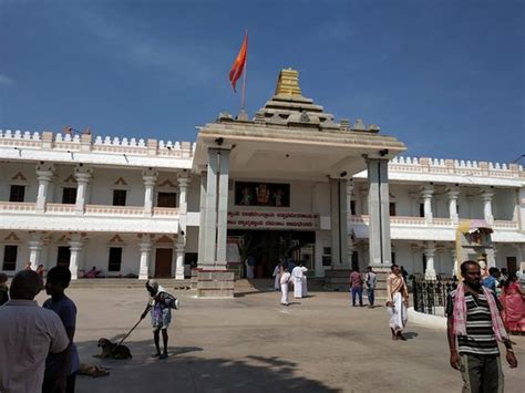 Raghavendra Swamy Temple Mantralayam