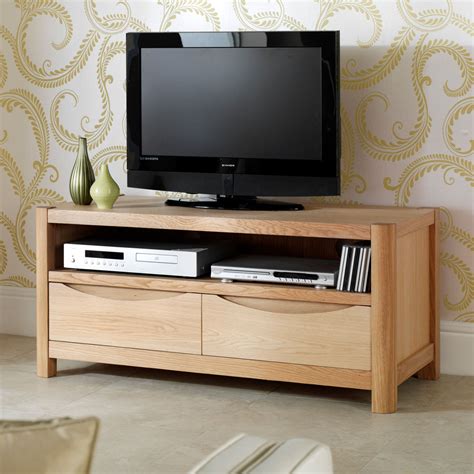Fine quality solid oak and oak veneers in a natural blonde finish, dovetailed joints and swept elliptical features give the stockholm collection an exceptionally high. Stockholm 2 Drawer Tv Cabinet