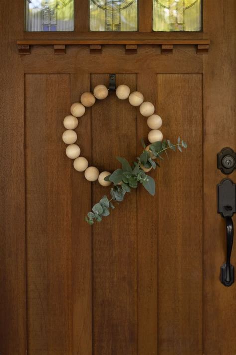 Diy Holiday Front Door Wreaths Apartment Therapy