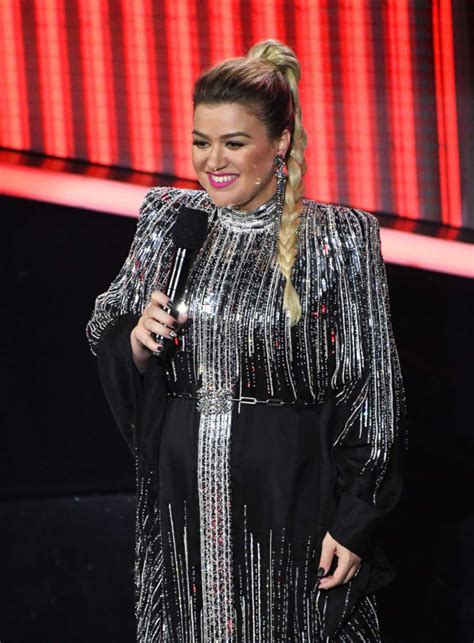 Kelly Clarkson Attends 2020 Billboard Music Awards In Los Angeles 1014