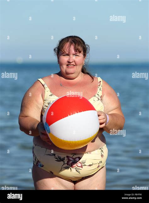 Dicke Frauen Am Strand Fotos Und Bildmaterial In Hoher Aufl Sung Alamy