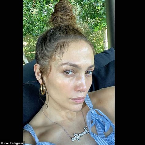 Jennifer Lopez Glows In Makeup Free Selfie For No Filter Friday As She