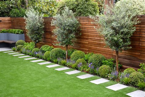 Try to get some height into even a small space. Fulham, London - Tom Howard Gardens