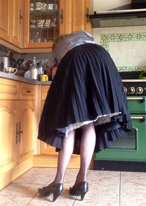 Demure Tgirls Crossdressers Seduction Peek Tulle Skirt Petticoats Slip On Photographer
