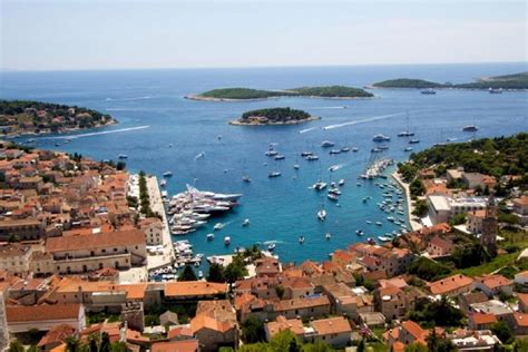 It is in the northwest of the country, along the sava river, at the southern slopes of the medvednica mountain. Croatia Capital, Lakes & Island Hopping; Zagreb Plitvice ...