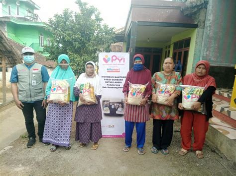 Panti Yatim Distribusikan Bantuan Paket Sembako Bagi Lansia Republika