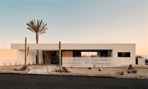 A Contemporary Desert Home With Mid Century Modern Design Elements