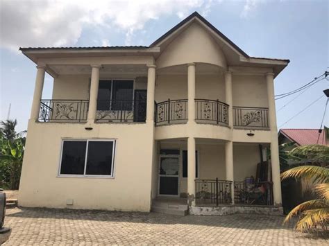 Modern kitchen includes refrigerator and much more. 3 Bedroom House For Rent In West Airport | Houses For Sale ...