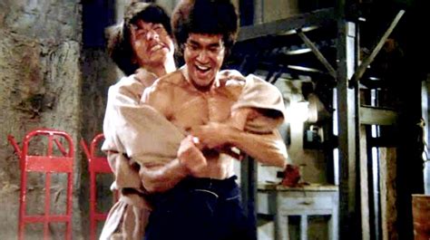 Yetenekleri ve becerileri henüz karşılaştırma yapmadı. Enter-Dragon - Bruce Lee and Jackie Chan (With images ...