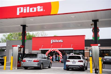 Pilot at Lovell Road in Knoxville reopens after renovations