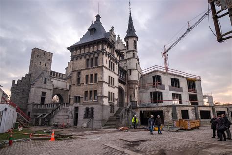 Het steen is an historic medieval castle 10 minutes walk from the grote markt antwerpen, one of europe's biggest ports. Het Steen wordt voorsmaakje voor ontdekking van Antwerpen ...
