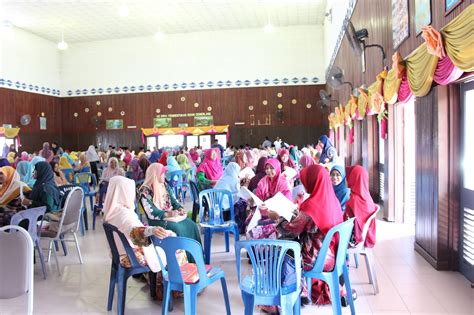 Pendidikan adalah suatu usaha manusia untuk membawa si anak ke tingkat kedewasaan dalam arti sadar dalam memikul tanggung jawab segala perbuatan secara moral. SEKTOR PENDIDIKAN ISLAM JPN PAHANG
