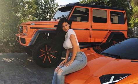 Conoce La Lujosa Colección De Autos Que Tiene Kylie Jenner