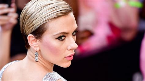 Scarlett Johansson Brings Look Alike To Premiere Stylecaster