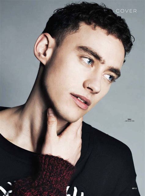 The singer told lorraine on good morning britain about his new charity single. Pin en Olly Alexander