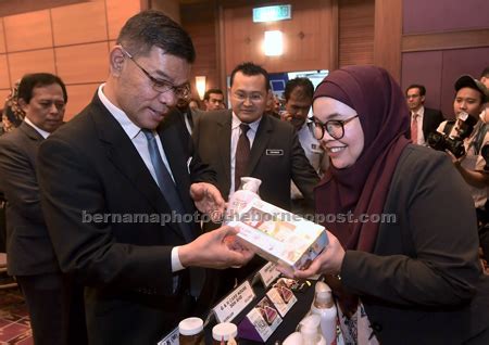 Pro hodnocení programu se prosím nejprve přihlaste. Hypermarkets to sell 30 pct local produce | Borneo Post Online
