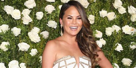 Chrissy Teigen Flashed Her Boob On Stage At A John Legend Show