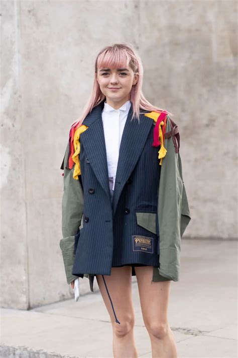 Maisie Williams Arrives At Sacai Show At Paris Fashion Week 03042019