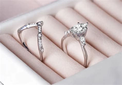 Teardrop Engagement Rings A Unique Ring Choice