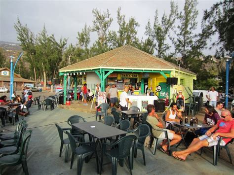 La Réunion Saint Leu Une Rondavelle Sur La Plage La Reunion