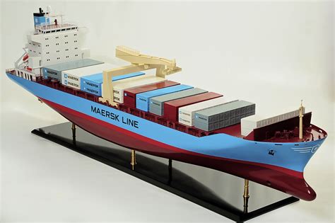 Download 25 Cargo Ship Model Kit