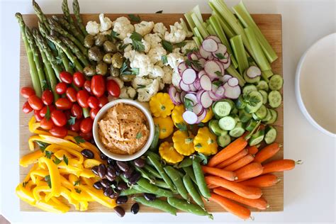 THE PERFECT APPETIZER CRUDITÉ PLATTER Home with Her Crudite