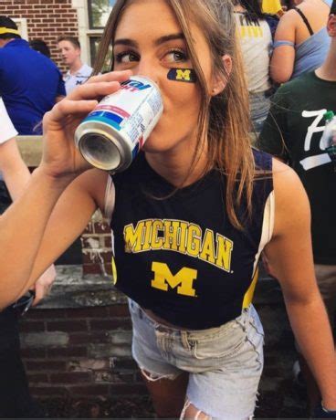 Attractive Michigan Girl Of The Week Touch The Banner