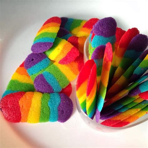 Redd black studiocuisine et boissons. Biskut Lidah Kucing Pelangi atau rainbow cookies - BEN ASHAARI