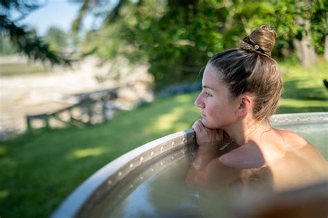 Top Tips For Summer Wood Fired Hot Tubbing Wood Fired Cedar Hot Tubs