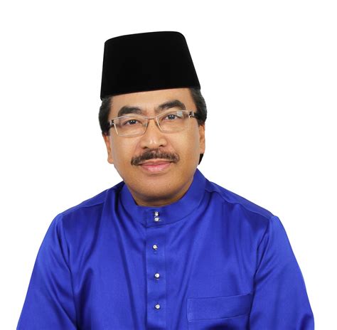 He was the member of the parliament of malaysia for the seat of titiwangsa in the federal territories of kuala lumpur for one term. 1200px-Datuk_Seri_Johari_Abdul_Ghani_Baju_Melayu_Biru - BN ...